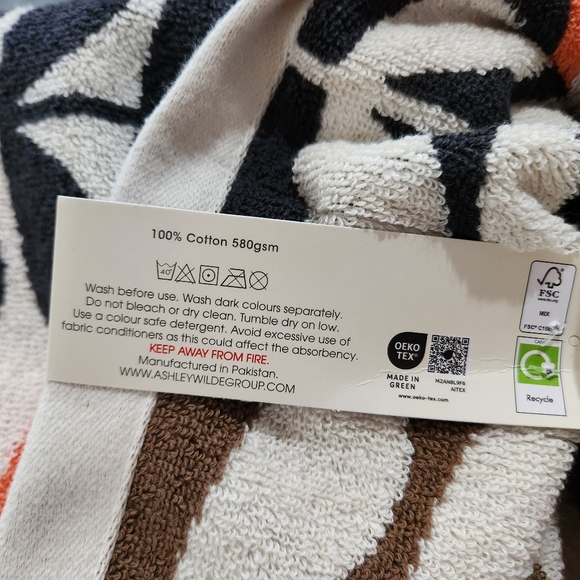 *New* ORLA KIELY MULTI STEM Bath Towels (Set Of 2) - Picture 3 of 3